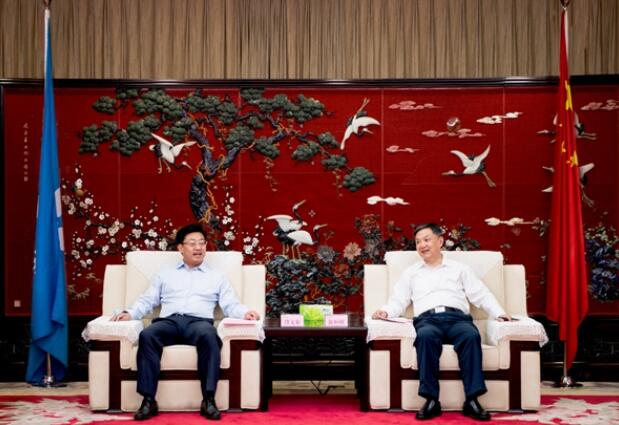 溫樞剛會見云南能投集團黨委書記、董事長段文泉