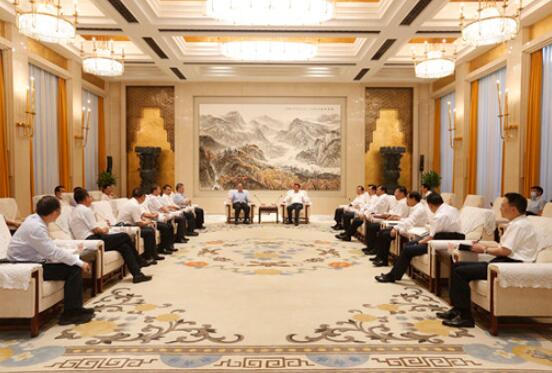 湖北省委書記應(yīng)勇、省長王曉東會見國家電網(wǎng)董事長、黨組書記毛偉明