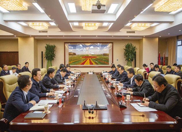 內(nèi)蒙古電力（集團）公司董事長、黨委書記賈振國帶隊赴鄂爾多斯地區(qū)調(diào)研