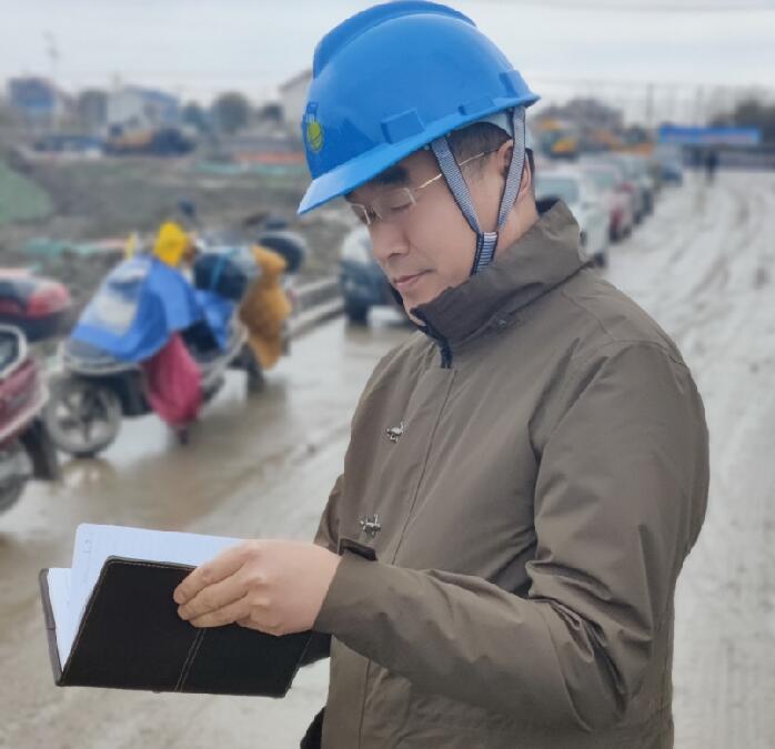 在電力線路設(shè)計(jì)的道路上精彩前行——記如東永晟實(shí)業(yè)有限公司電力線路設(shè)計(jì)組組長、電力工程技術(shù)工程師汪建軍