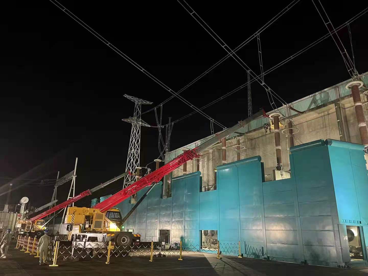 鄂電“鐵軍”：30個(gè)小時(shí)晝夜搶修作業(yè)，守護(hù)西電東送電網(wǎng)大動(dòng)脈