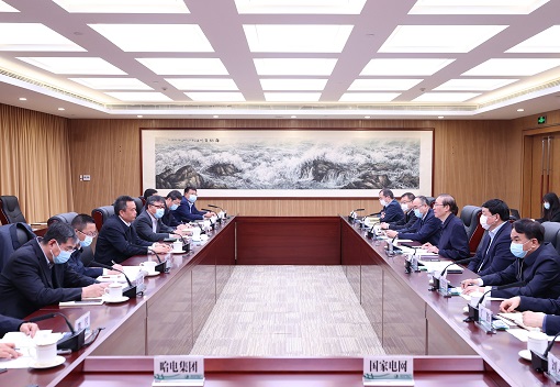 辛保安、張智剛與哈電集團(tuán)董事長曹志安、總經(jīng)理吳偉章會談