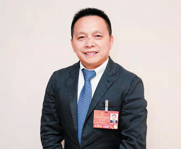 【兩會】以優(yōu)質(zhì)高效的供電服務(wù)助力經(jīng)濟(jì)社會發(fā)展——訪全國人大代表、鹽津鋪?zhàn)邮称饭煞萦邢薰径麻L張學(xué)武