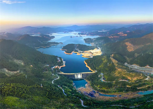 華電福建公司不負(fù)春光趕秋實(shí)，“雙碳”路上奮楫行
