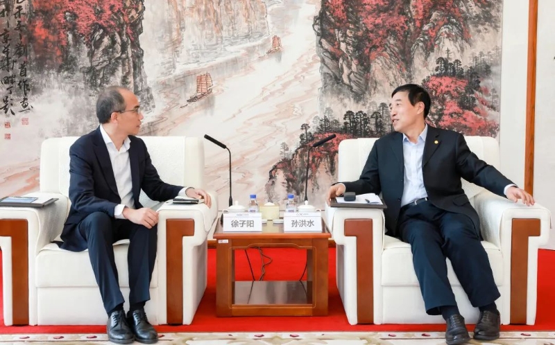 中國(guó)能建黨委副書記、總經(jīng)理孫洪水與中興通訊總裁徐子陽(yáng)會(huì)談