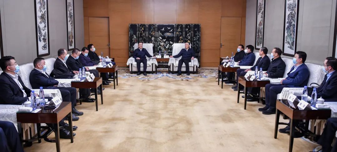 大唐集團(tuán)黨組書記、董事長鄒磊與陜投集團(tuán)董事長袁小寧、總經(jīng)理趙軍會(huì)談