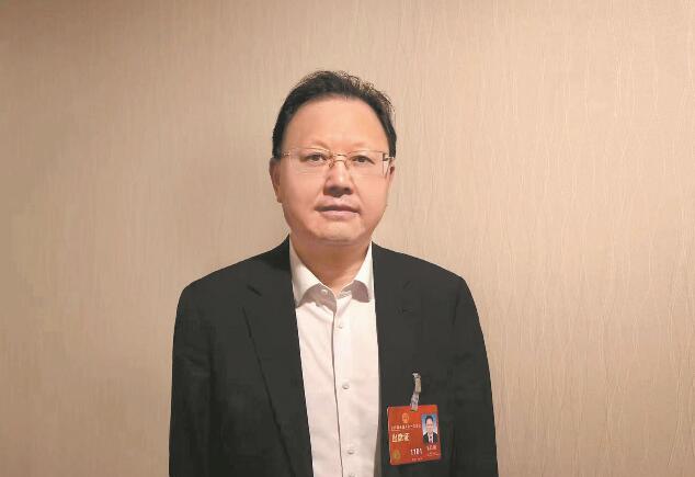 加快新能源產(chǎn)業(yè)技術(shù)創(chuàng)新 助推能源綠色低碳轉(zhuǎn)型——訪全國人大代表、江西贛鋒鋰業(yè)集團(tuán)股份有限公司董事長李良彬