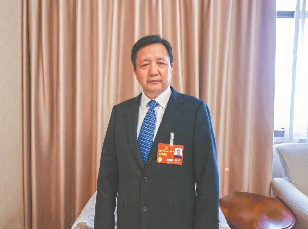 新型電力系統(tǒng)建設(shè)為電力裝備制造業(yè)帶來(lái)新機(jī)遇——訪(fǎng)全國(guó)人大代表，全國(guó)工商聯(lián)副主席，特變電工股份有限公司黨委書(shū)記、董事長(zhǎng)張新