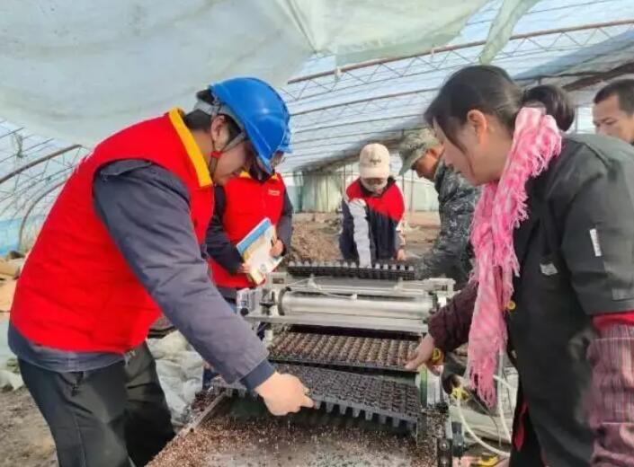 國(guó)網(wǎng)新疆電力公司貼心服務(wù)，為春耕春灌用電保駕護(hù)航