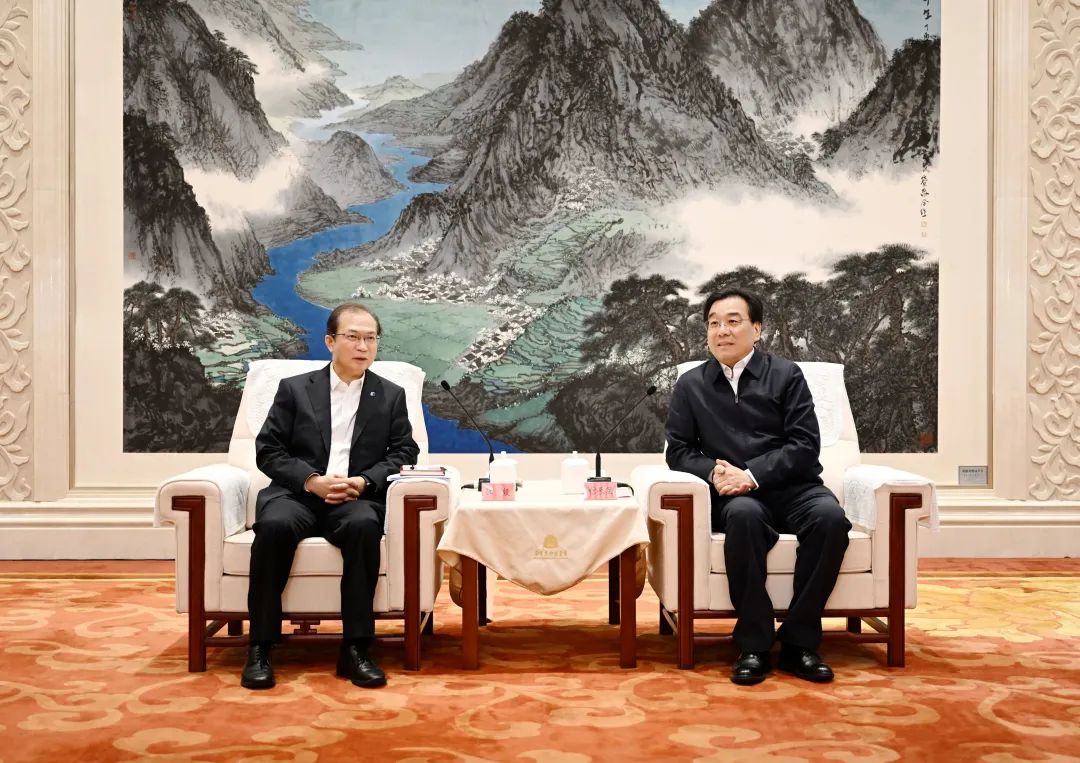 華電集團(tuán)黨組書記、董事長江毅拜會(huì)江蘇省委書記信長星