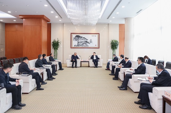 華能集團黨組書記溫樞剛會見青海省委常委、海東市委書記烏拉孜別克·熱蘇力汗