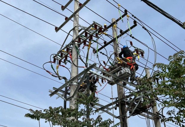 六五四供電公司奮戰(zhàn)8小時，順利完成新線路投運