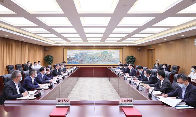 國家電網董事長辛保安、總經理張智剛與武漢大學黨委書記黃泰巖、校長張平文會談