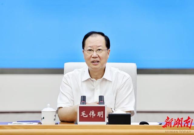 湖南省委副書記、省長(zhǎng)毛偉明與發(fā)電企業(yè)代表座談：強(qiáng)化擔(dān)當(dāng) 滿發(fā)穩(wěn)發(fā)
