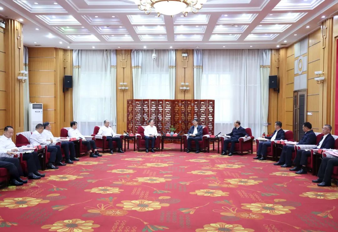 國家電網(wǎng)公司董事長、黨組書辛保安會見青海省委書記陳剛、省長吳曉軍、省政協(xié)主席公保扎西