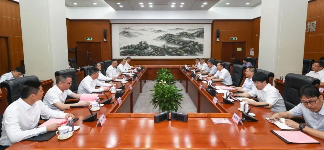 中核集團黨組副書記、總經(jīng)理顧軍會見蘇州市委副書記、市長吳慶文一行