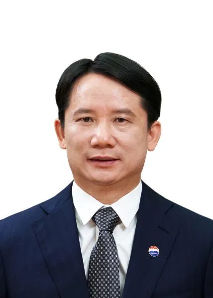 曾任貴州省能源局黨組書記、局長(zhǎng) 丁雄軍當(dāng)選中國貴州茅臺(tái)酒廠(集團(tuán))黨委書記