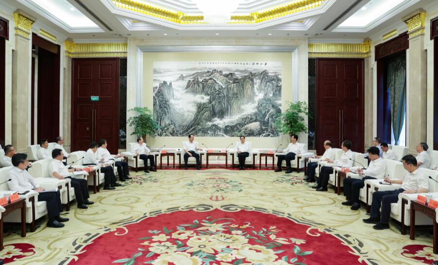 中國電建黨委書記、董事長丁焰章拜會貴州省委書記徐麟、省長李炳軍