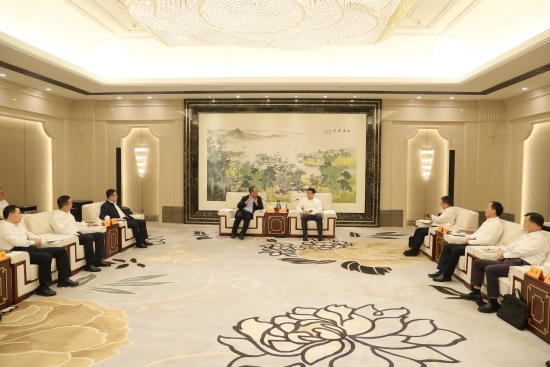 中國電建黨委副書記、總經理王斌與江蘇省委常委、蘇州市委書記曹路寶舉行會談