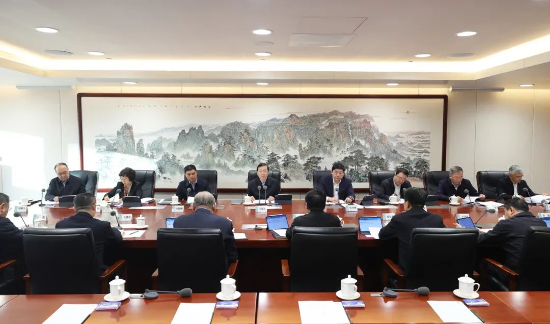 國家電網(wǎng)公司領(lǐng)導(dǎo)班子和專職助理、總師、副總師2024年調(diào)研座談會召開