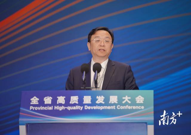 王傳福：新能源汽車發(fā)展只會快跑，不給喘口氣機會