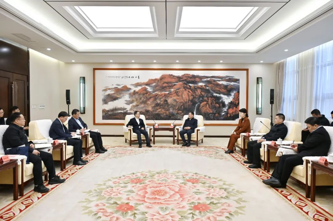 中國(guó)大唐集團(tuán)有限公司董事長(zhǎng)鄒磊拜會(huì)內(nèi)蒙古自治區(qū)黨委書記孫紹騁、自治區(qū)主席王莉霞
