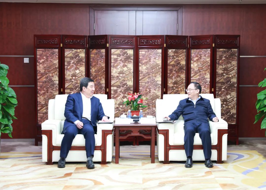中國電氣裝備白忠泉董事長、周群總經(jīng)理拜訪中鋁集團董事長段向東、總經(jīng)理王石磊