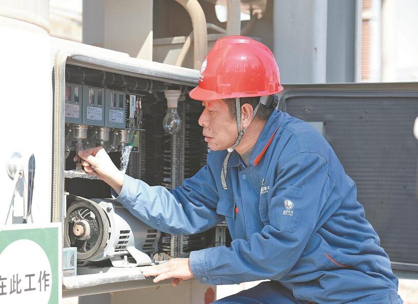 【國網(wǎng)楷?！垮X建華：把守護電網(wǎng)安全當作一生的事業(yè)