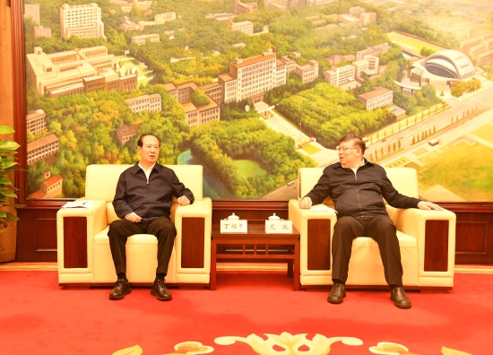 中國(guó)電建黨委書記、董事長(zhǎng)丁焰章與華中科技大學(xué)校長(zhǎng)尤政會(huì)談