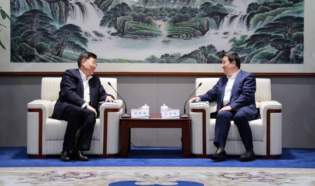 中國電氣裝備黨委書記、董事長白忠泉會(huì)見首鋼集團(tuán)黨委書記、董事長趙民革