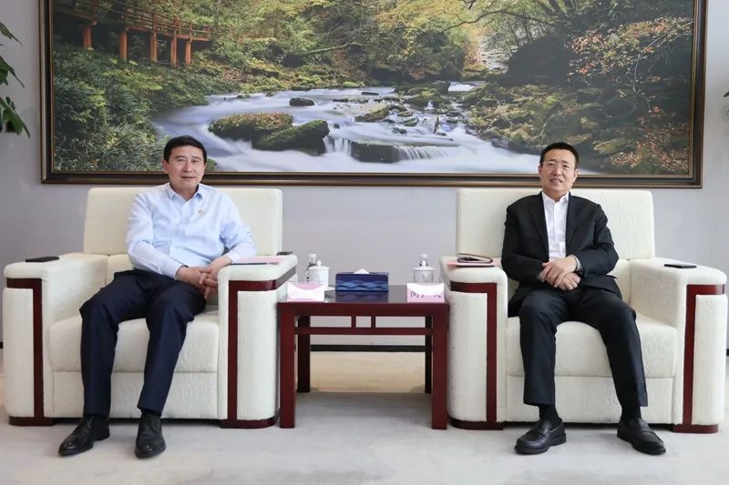 陜煤集團(tuán)黨委書記、董事長張文琪會見中鐵十八局集團(tuán)黨委書記、董事長閆廣天一行