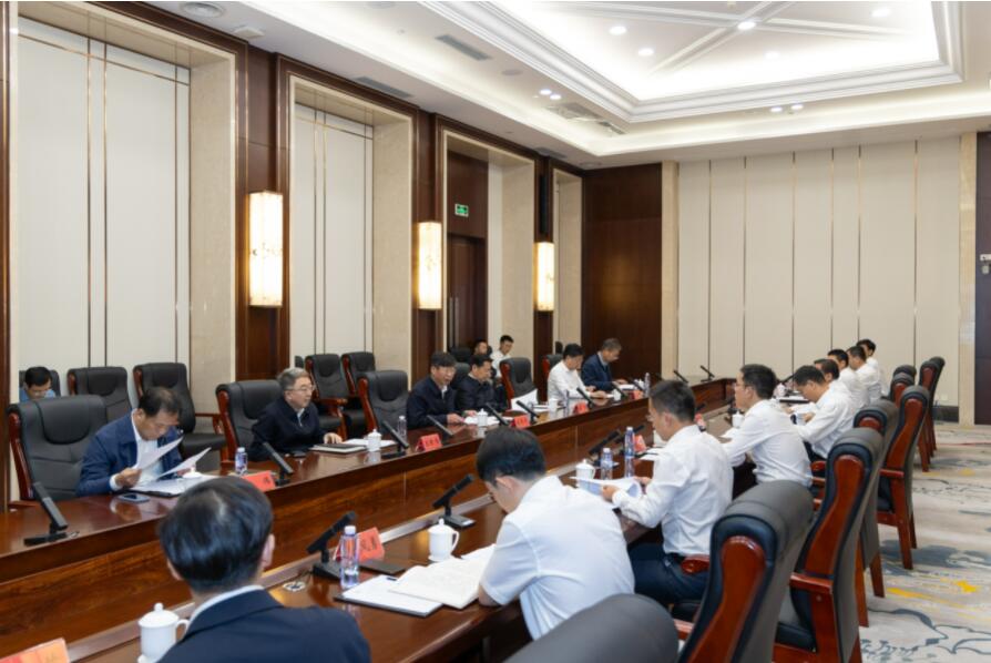 劉偉平、韓君調(diào)研三峽集團(tuán)內(nèi)蒙古區(qū)域工作