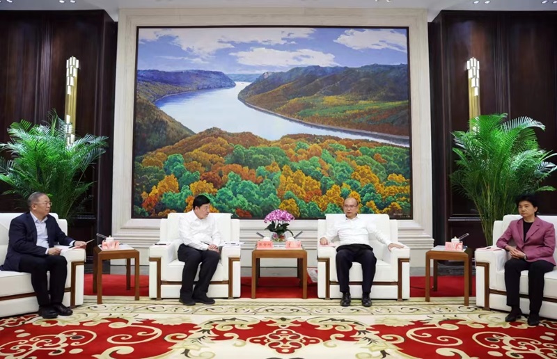 黑龍江省委書記許勤、省委副書記梁惠玲會(huì)見國(guó)家電網(wǎng)董事長(zhǎng)張智剛一行