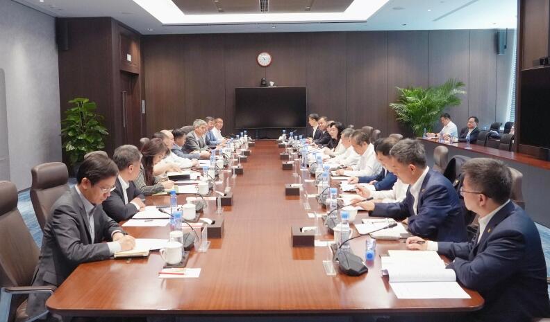 中國能建黨委書記、董事長宋海良與中信集團(tuán)黨委書記、董事長奚國華會談