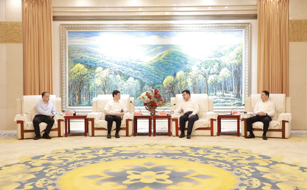 華電煤業(yè)黨委書記、董事長(zhǎng)杜將武拜會(huì)慶陽市委書記黃澤元