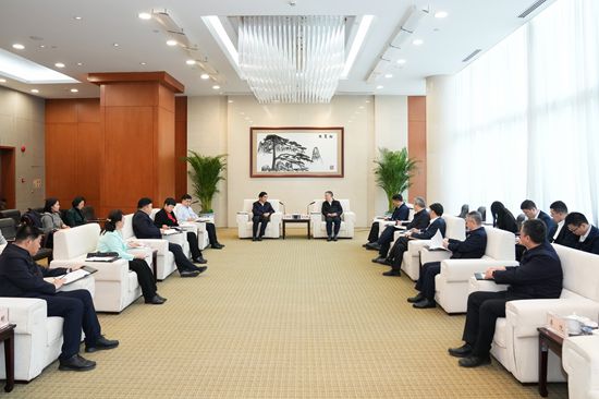 華能集團總經(jīng)理張文峰會見內(nèi)蒙古自治區(qū)黨委常委、包頭市委書記丁繡峰