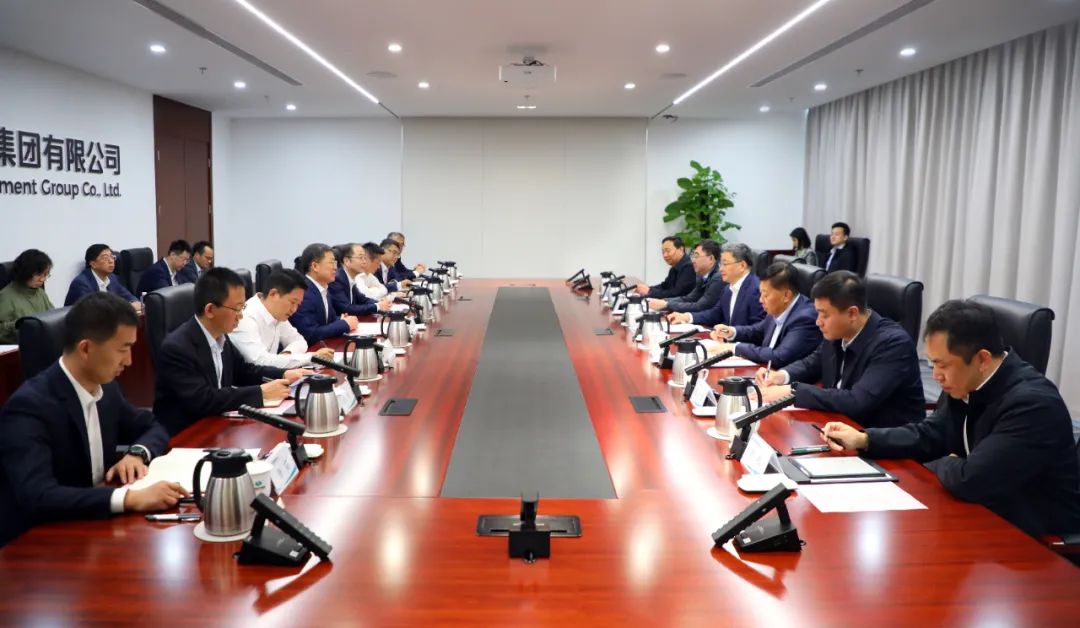中國(guó)電氣裝備黨委書記、董事長(zhǎng)李洪鳳會(huì)見濟(jì)南市委副書記、市長(zhǎng)于海田