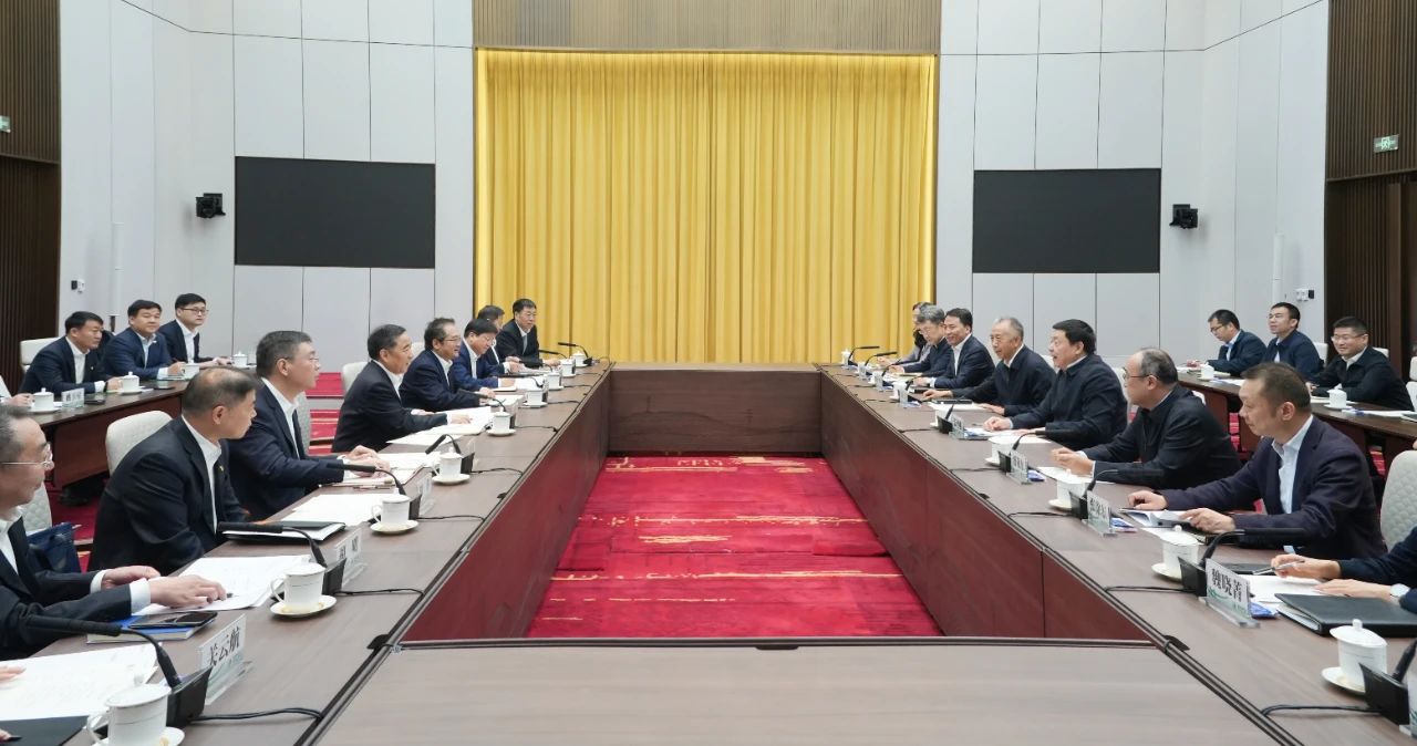 中國(guó)能建黨委書記、董事長(zhǎng)宋海良與國(guó)家電網(wǎng)董事長(zhǎng)、黨組書記張智剛會(huì)談