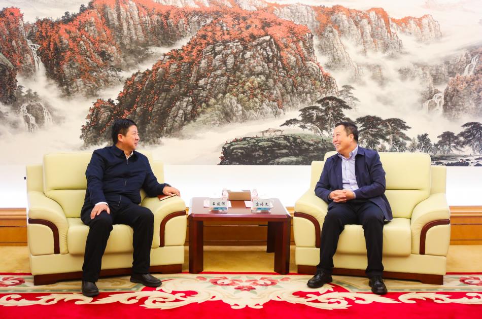 大唐甘肅公司黨委書記、董事長(zhǎng)王建偉與甘肅電投集團(tuán)黨委書記、董事長(zhǎng)蒲培文會(huì)談