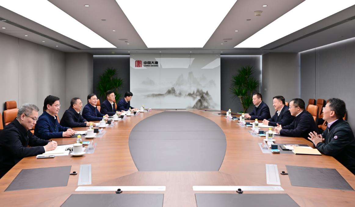 中國大唐董事長鄒磊、總經(jīng)理張傳江與中廣核董事長楊長利、總經(jīng)理高立剛會(huì)談